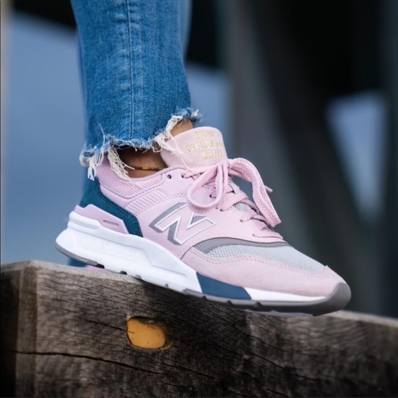 new balance 997 women sold